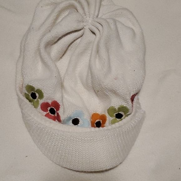 🧸2 for $15🧸Girls white with flowers 💐 on front woven cap 👒 - Picture 2 of 4
